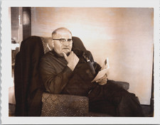 1950s Vintage MCM Grandpa Dad Cadeira Leitura P&B Polaroid Foto Encontrada 3,25" X 4,25" comprar usado  Enviando para Brazil