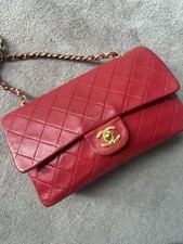 Bolsa de ombro CHANEL média clássica aba couro vermelho, usado comprar usado Bolsa de ombro CHANEL média clássica aba couro vermelho, usado comprar usado  Enviando para Brazil