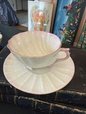 Conjunto de xícara + pires Belleek Pottery Netuno rosa pé acabamento dourado Irlanda comprar usado  Enviando para Brazil