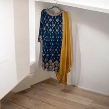 Vestido Lancha Indiano Azul Marinho com Saia e Dupatta Tamanho M | Bordado Dourado  comprar usado  Enviando para Brazil