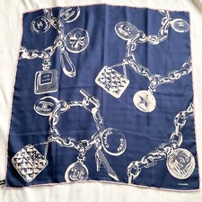 Cachecol Chanel seda quadrado azul bege 89 por 90 cm bolsa perfume salto pulseira logotipo comprar usado  Enviando para Brazil