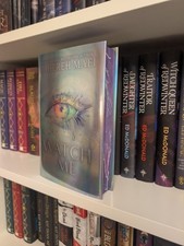 Fairyloot signed exclusive usato  Spedire a Italy