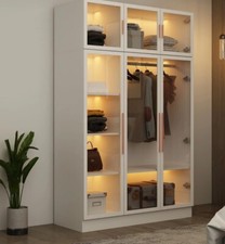 White wooden armoire d'occasion  Expédié en Belgium