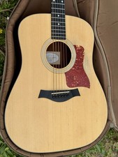 Taylor 110 chitarra usato  Spedire a Italy