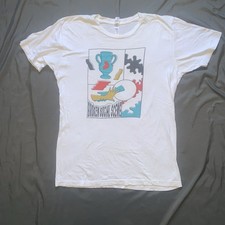 Camiseta branca cena social quebrada tamanho adulto médio 20,5x24,5 vestuário americano comprar usado  Enviando para Brazil