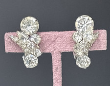 Usado, Brincos cluster de strass vintage clipe tom prata transparente festa glamour 3D LEIA comprar usado Usado, Brincos cluster de strass vintage clipe tom prata transparente festa glamour 3D LEIA comprar usado  Enviando para Brazil