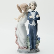 Lladro girl kissing for sale  Hastings