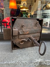 Antica serratura grande usato  Trieste