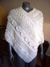 Poncho motifs tricoté d'occasion  Sierentz