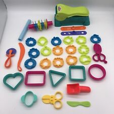 Mega conjunto Play Doh Fun Factory formulários de imprensa moldes tesoura 39 peças cortador de rolos comprar usado  Enviando para Brazil