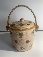 Usado, Antigo frasco de biscoito majólica~alça~tampa~florais~teceio de cesta~artes e artesanato~4” Japão comprar usado  Enviando para Brazil