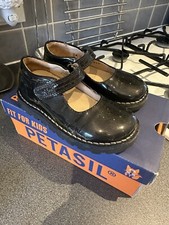 Petasil girls shoes for sale  SITTINGBOURNE