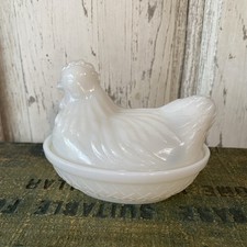 Antigo pequeno. Marcado HAZEL ATLAS vidro leitoso branco galinha no ninho coberto / prato de doces  comprar usado  Enviando para Brazil