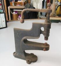 Ancien emboutisseur cordonnier d'occasion  Mayet