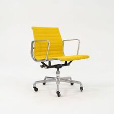 Cadeira de escritório Herman Miller Eames alumínio gerenciamento de grupo em tecido amarelo década de 2010 comprar usado  Enviando para Brazil