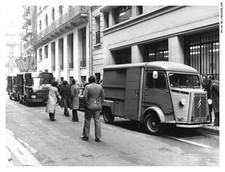 PH-AA-BFP1-0037-FOTO - Un Furgón Bancario Atacado En Una Calle Del 9º Arr, usado comprar usado  Enviando para Brazil