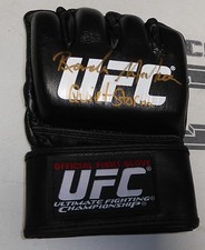 Guanto combattimento ufficiale usato Guanto combattimento ufficiale usato  Spedire a Italy