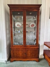 Pembroke yew display for sale Pembroke yew display for sale  RICKMANSWORTH