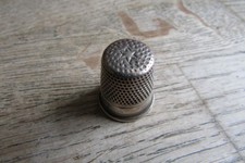 Vintage thimble embossed for sale Vintage thimble embossed for sale  WIGAN