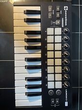 Usado, Novation Launchkey Mini MK2 controlador de teclado midi sem cabo USB comprar usado  Enviando para Brazil