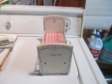 1950'S DOLLY BERÇO DE MADEIRA BRANCO COM PERNAS AZUIS TRILHOS LATERAIS AJUSTÁVEIS comprar usado  Enviando para Brazil