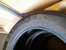 Gomme auto 225 usato  Massa