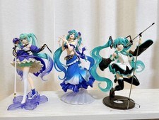 Lot figurines hatsune d'occasion Lot figurines hatsune d'occasion  Expédié en France