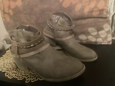 Bota de tornozelo feminina comprar usado  Enviando para Brazil