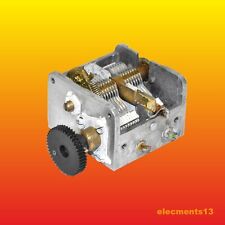 CAPACITOR DE AR VARIÁVEL 2 SEÇÕES ~(20-190) + (20-250) pF 200 V REDUTOR 1:2.75 comprar usado  Enviando para Brazil