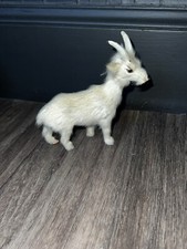 Small goat figurine d'occasion  Expédié en Belgium