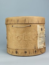 Scatola panettone motta usato  Campagnano di Roma