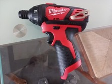 Visseuse milwaukee m12 d'occasion  Basse-Goulaine