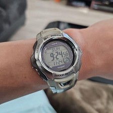 Montre numérique solaire d'occasion  Expédié en France