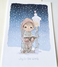 Cartão de Natal vintage momentos preciosos criança cantando alegria para o mundo na neve comprar usado  Enviando para Brazil
