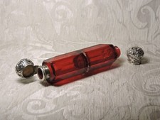 Bottiglia profumo rosso usato  Pisa