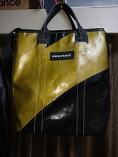 Borsa tracolla friday usato  Spedire a Italy