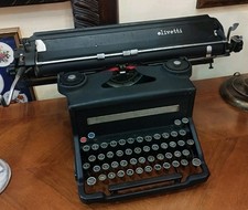 Macchina scrivere olivetti usato  Potenza Picena