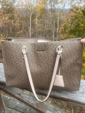 Bolsa tote Calvin Klein assinatura bege/marrom nova sem etiquetas, usado comprar usado Bolsa tote Calvin Klein assinatura bege/marrom nova sem etiquetas, usado comprar usado  Enviando para Brazil