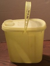 Jarro de suco de bebidas vintage amarelo Tupperware 2 qt 587 com tampa e alça flip, usado comprar usado  Enviando para Brazil