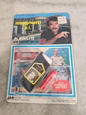 Novo MAGNUM P.I.  Lanterna de brinquedo cardada FLASHLITE JA-RU 180 1981 PI comprar usado  Enviando para Brazil