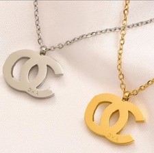 Collana colore oro usato Collana colore oro usato  Roma