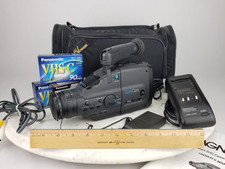 Filmadora vintage Magnavox compacta VHS-C carregador de câmera fácil gravador de fita CVN610 comprar usado Filmadora vintage Magnavox compacta VHS-C carregador de câmera fácil gravador de fita CVN610 comprar usado  Enviando para Brazil