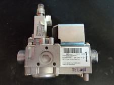 Valvola gas vk4105m5009 usato  Rocchetta Nervina