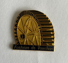 Pin fontaine vaucluse d'occasion  Aizenay
