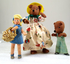 Usado, BONECAS DE FELTRO POSABLE 3 BAPS Edith Von Arps cachos dourados e 2 ursos vintage metal antigo comprar usado Usado, BONECAS DE FELTRO POSABLE 3 BAPS Edith Von Arps cachos dourados e 2 ursos vintage metal antigo comprar usado  Enviando para Brazil