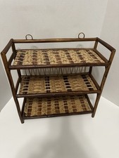 Prateleira de parede de vime de bambu rattan meados do século moderna 3 níveis armazenamento comprar usado Prateleira de parede de vime de bambu rattan meados do século moderna 3 níveis armazenamento comprar usado  Enviando para Brazil