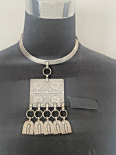 Collier créateur signé d'occasion  Montsûrs
