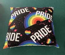 Travesseiro Orgulho LGBTQ. Decoração para casa. O tamanho é 16x16 polegadas. Design colorido arco-íris novo!, usado comprar usado Travesseiro Orgulho LGBTQ. Decoração para casa. O tamanho é 16x16 polegadas. Design colorido arco-íris novo!, usado comprar usado  Enviando para Brazil