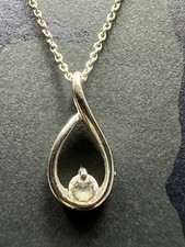 Chaine pendentif perle d'occasion  Marly-le-Roi
