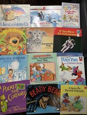 12 Children’s Books 11 Softcover 1 Hardback comprar usado  Enviando para Brazil